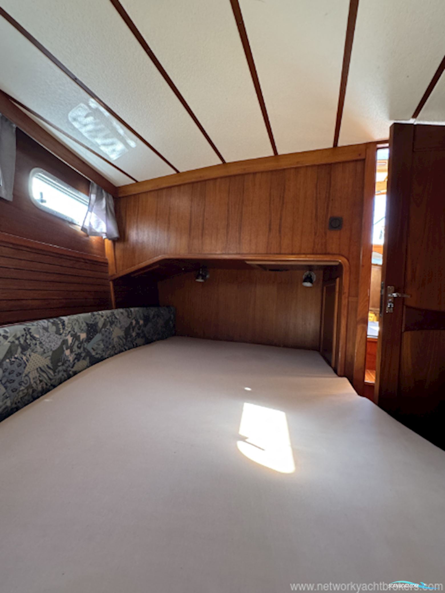 Nauticat 33