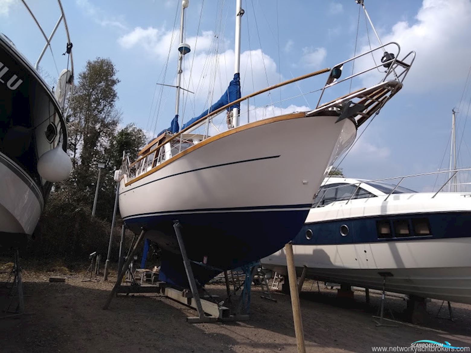 Nauticat 33