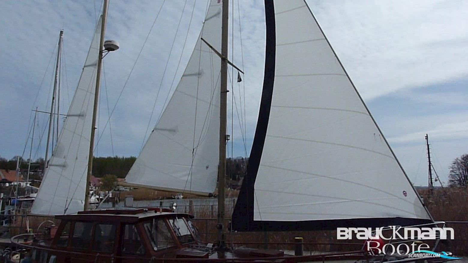 Nauticat 33