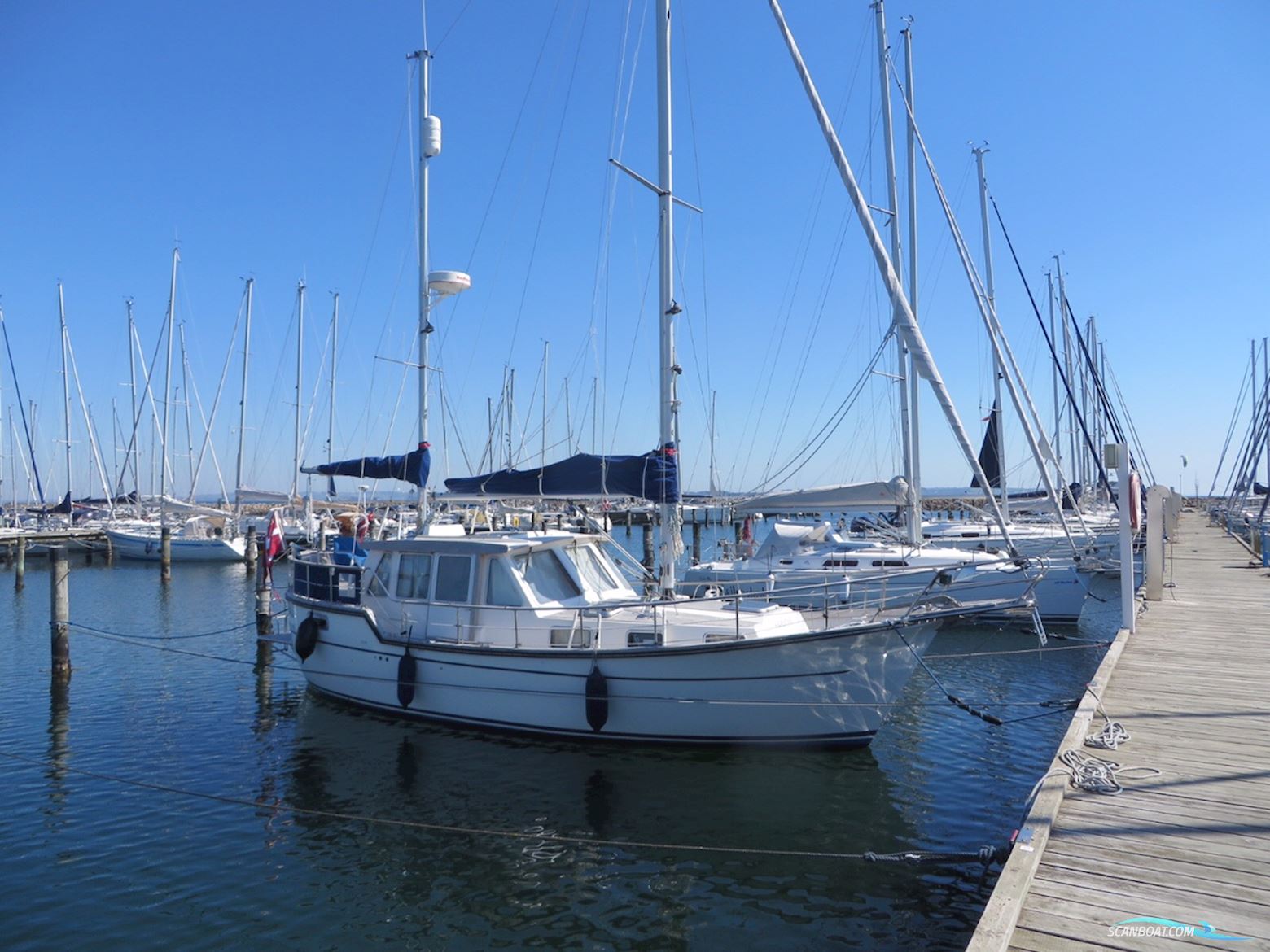 Nauticat 33, Velholdt og Opdateret. Sailingboat 1991, with Ford engine, Denmark