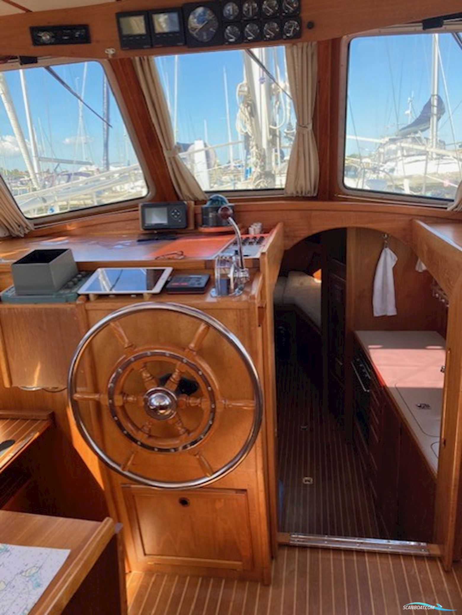 Nauticat 33, Velholdt og Opdateret.