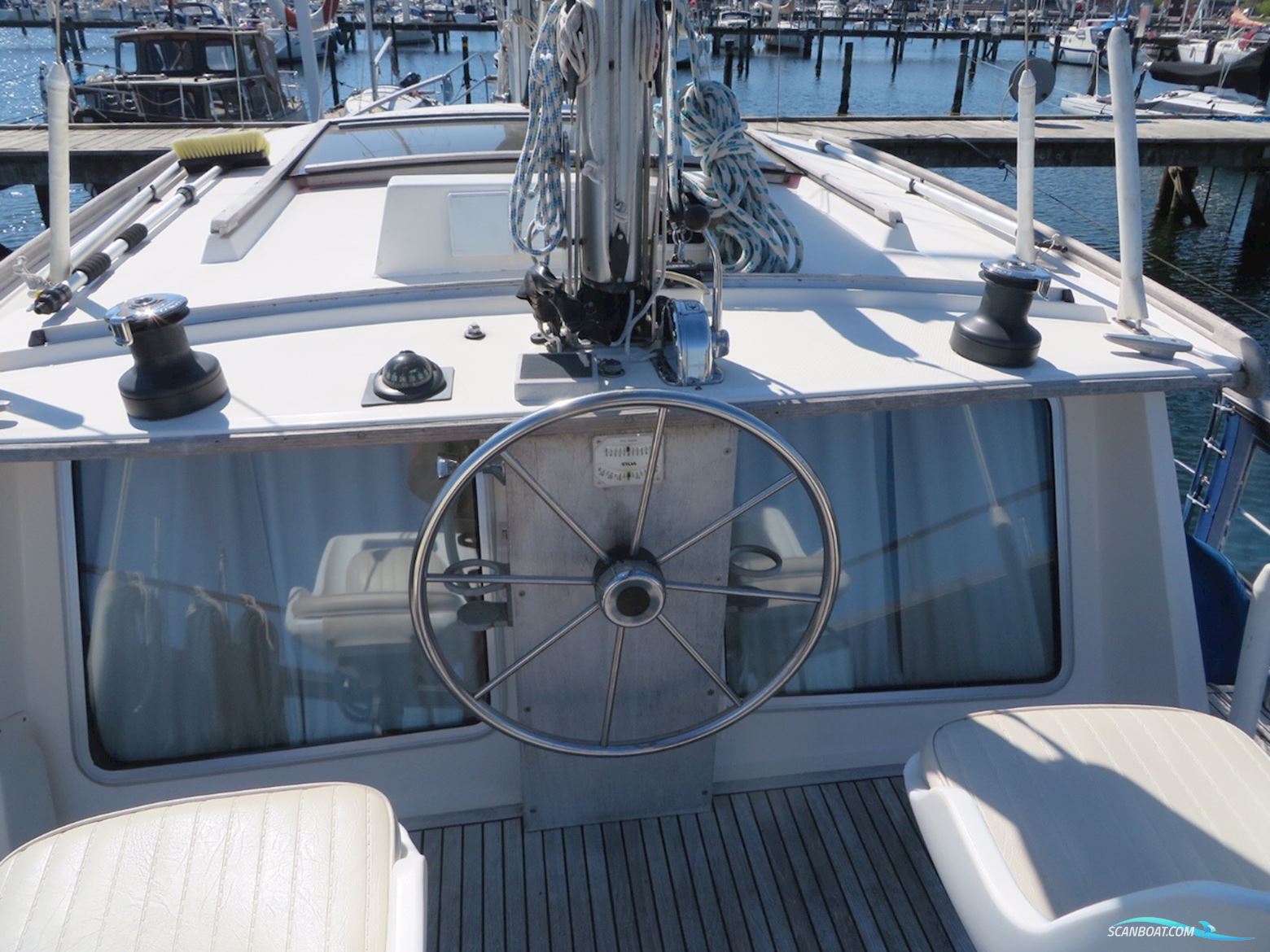 Nauticat 33, Velholdt og Opdateret.
