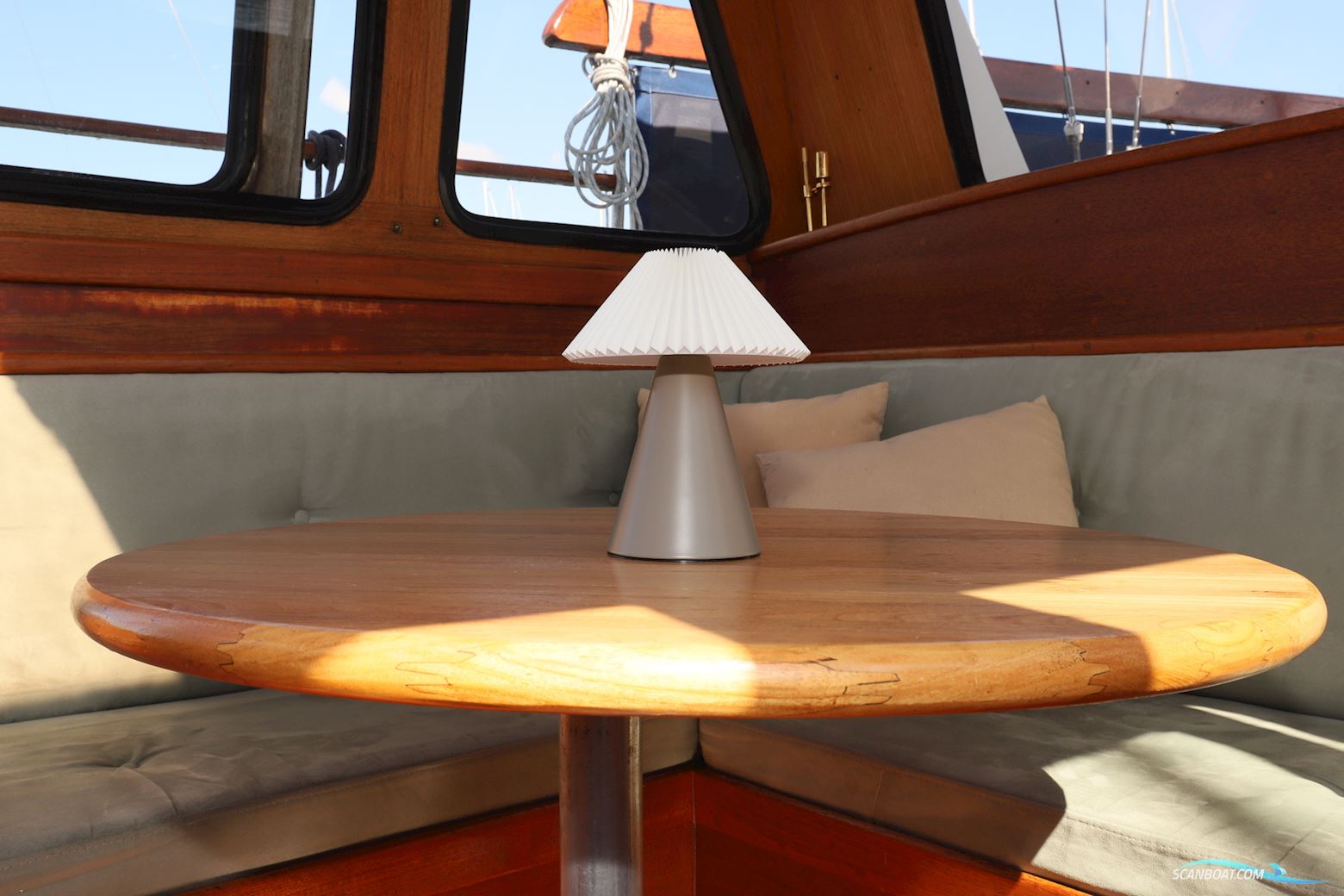 Nauticat 38