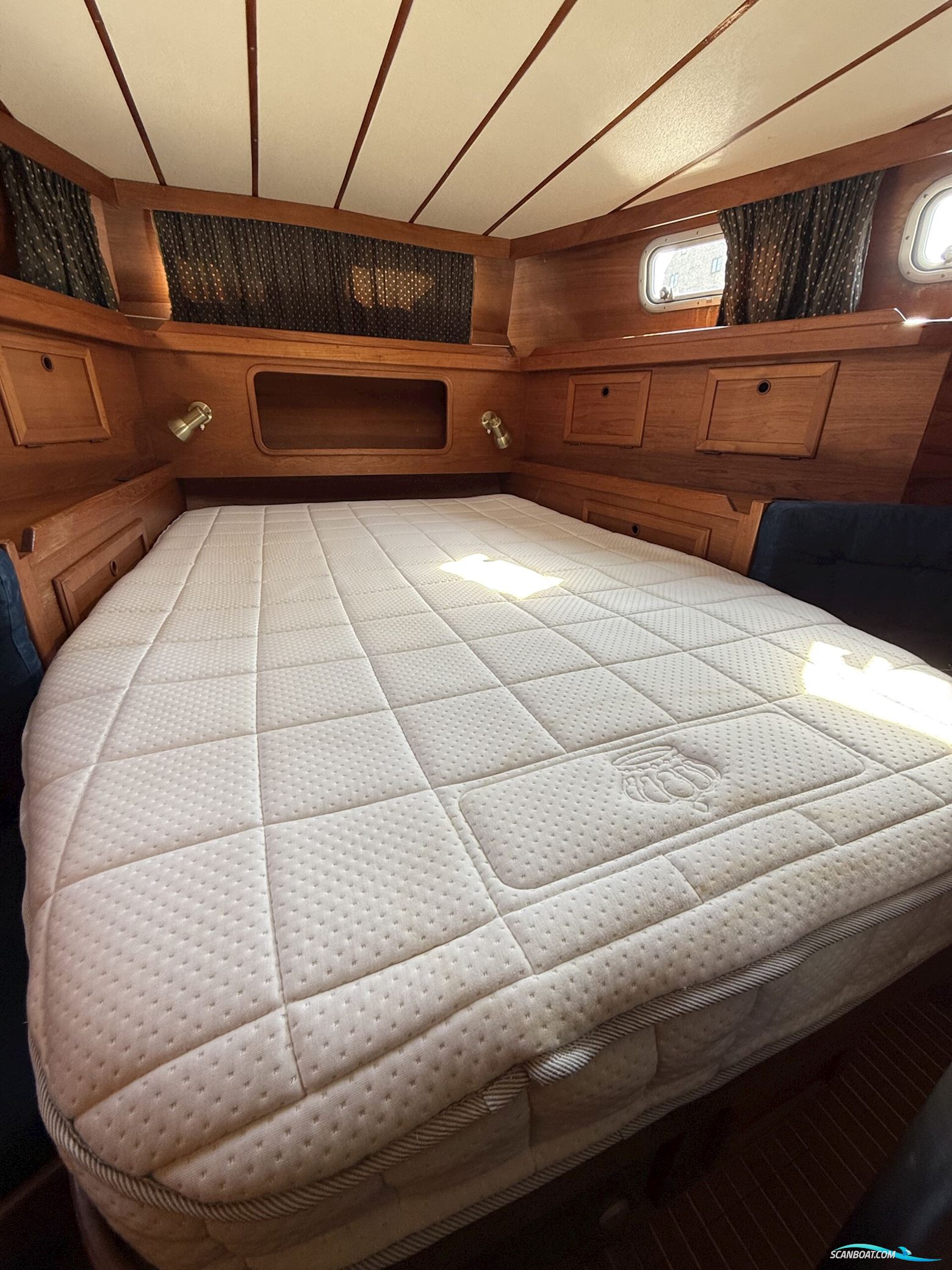 Nauticat 43 med mulig havneplads