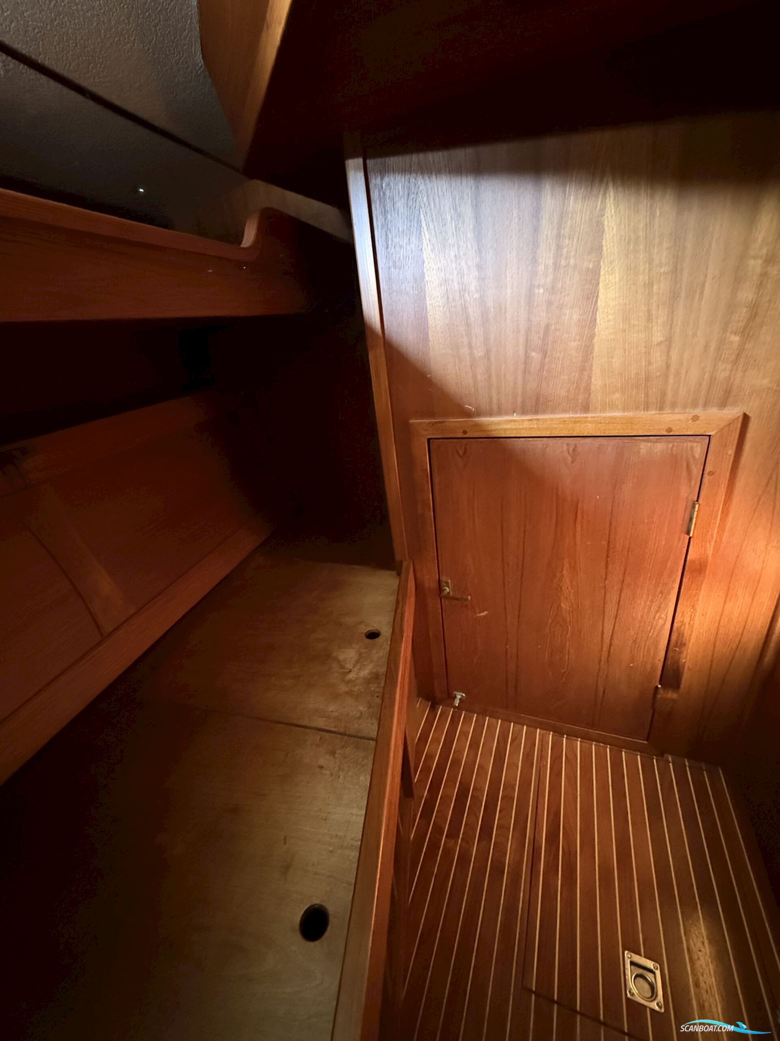 Nauticat 43 med mulig havneplads