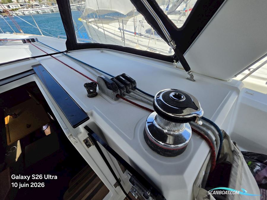 Oceanis 38