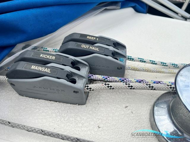 Omega 28
