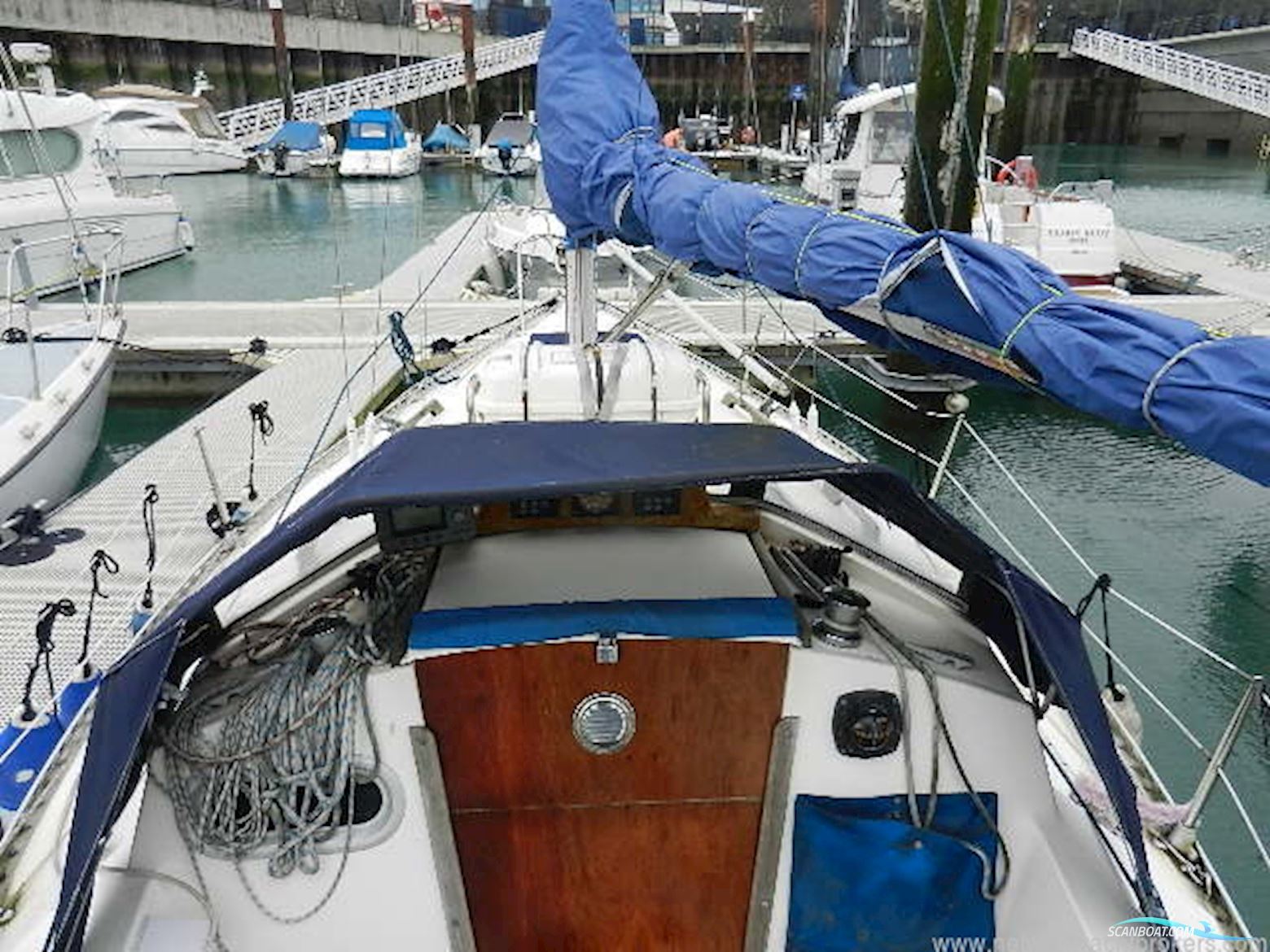 Omega Yachts 28