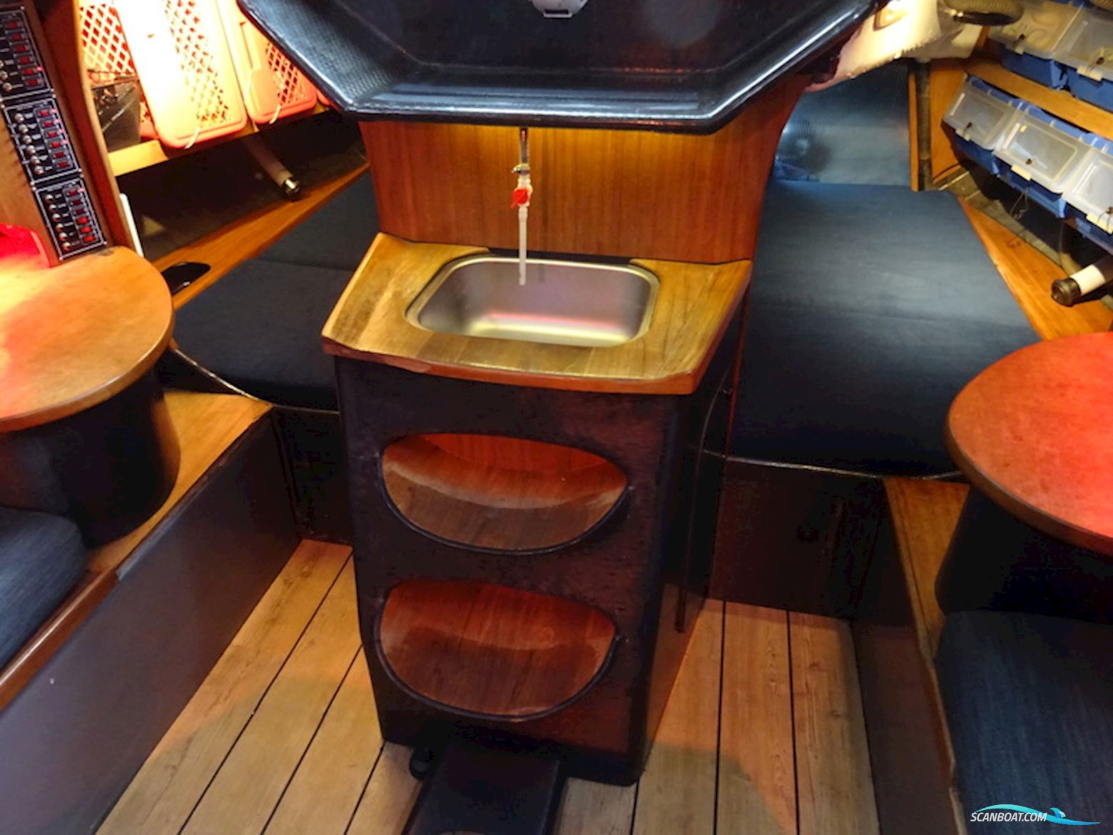 one Tonner Judel & Vrolijk