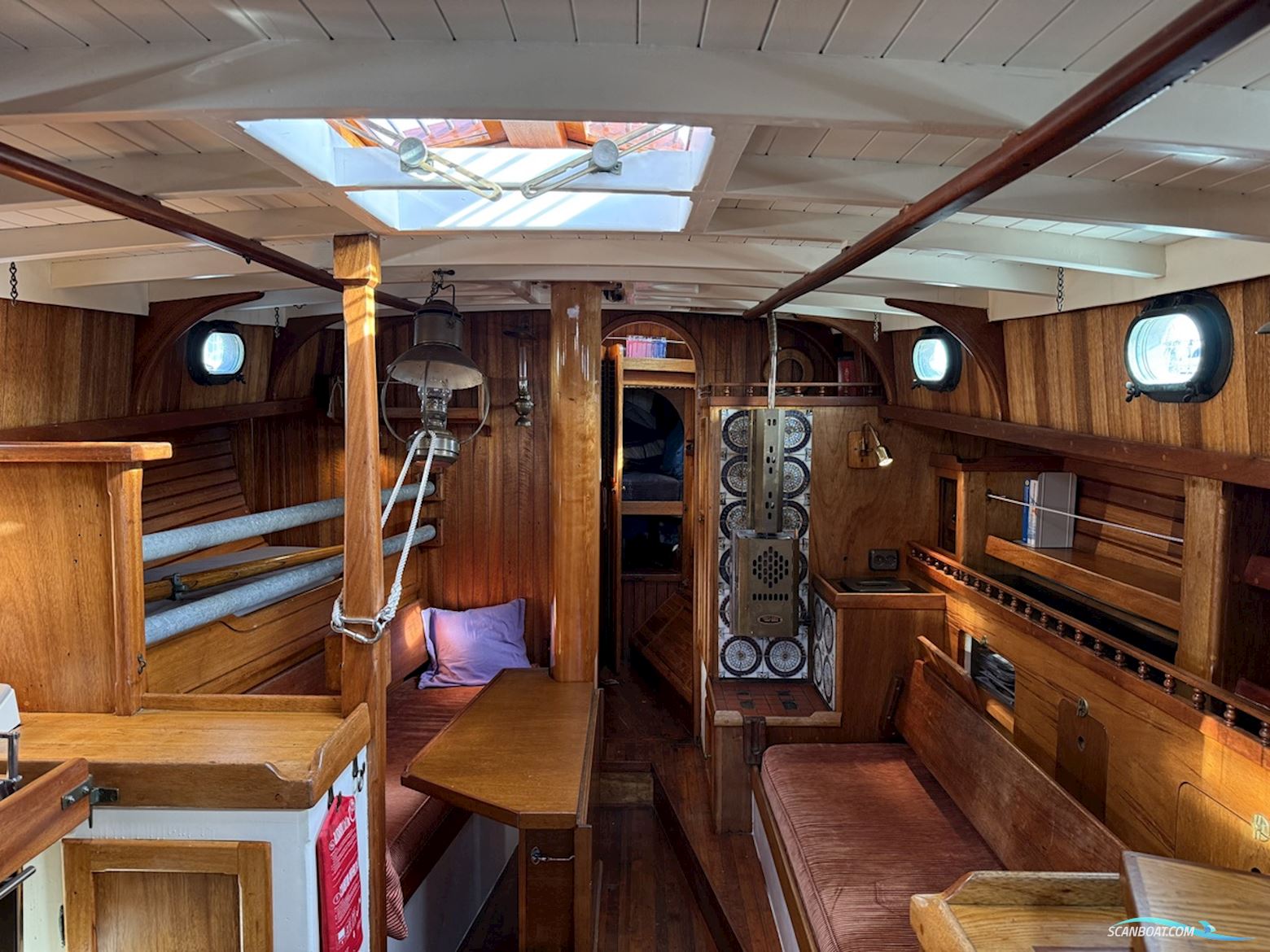 Orca 38