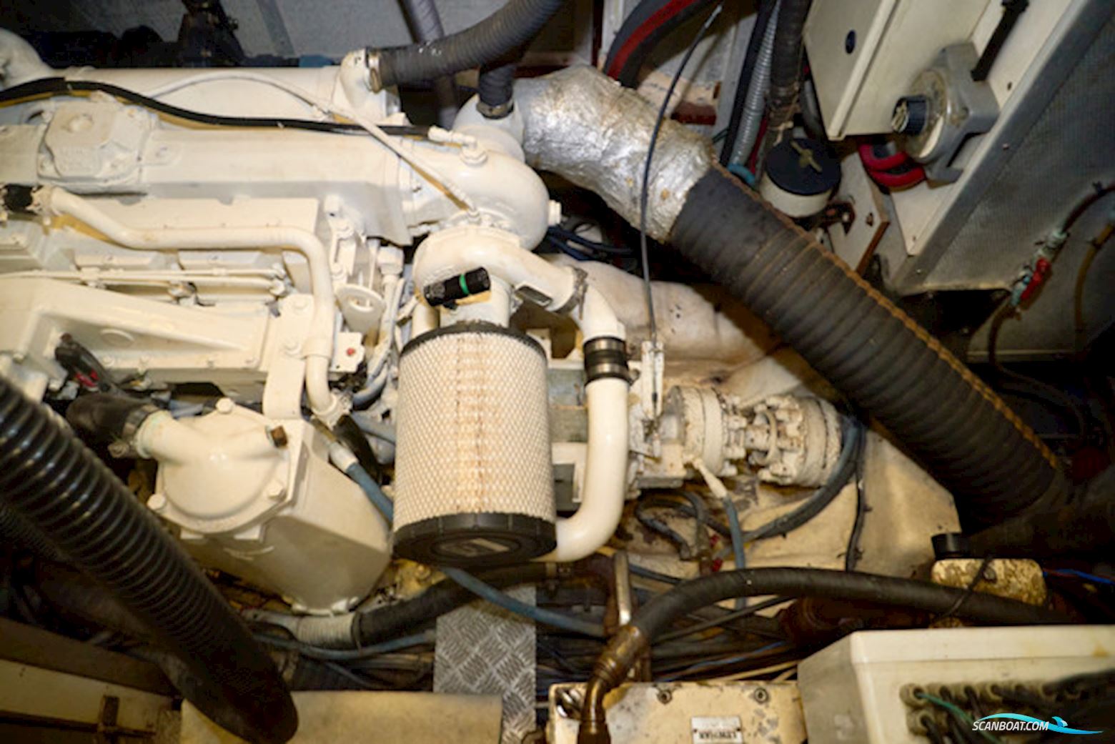 Oyster 80 Deck Saloon