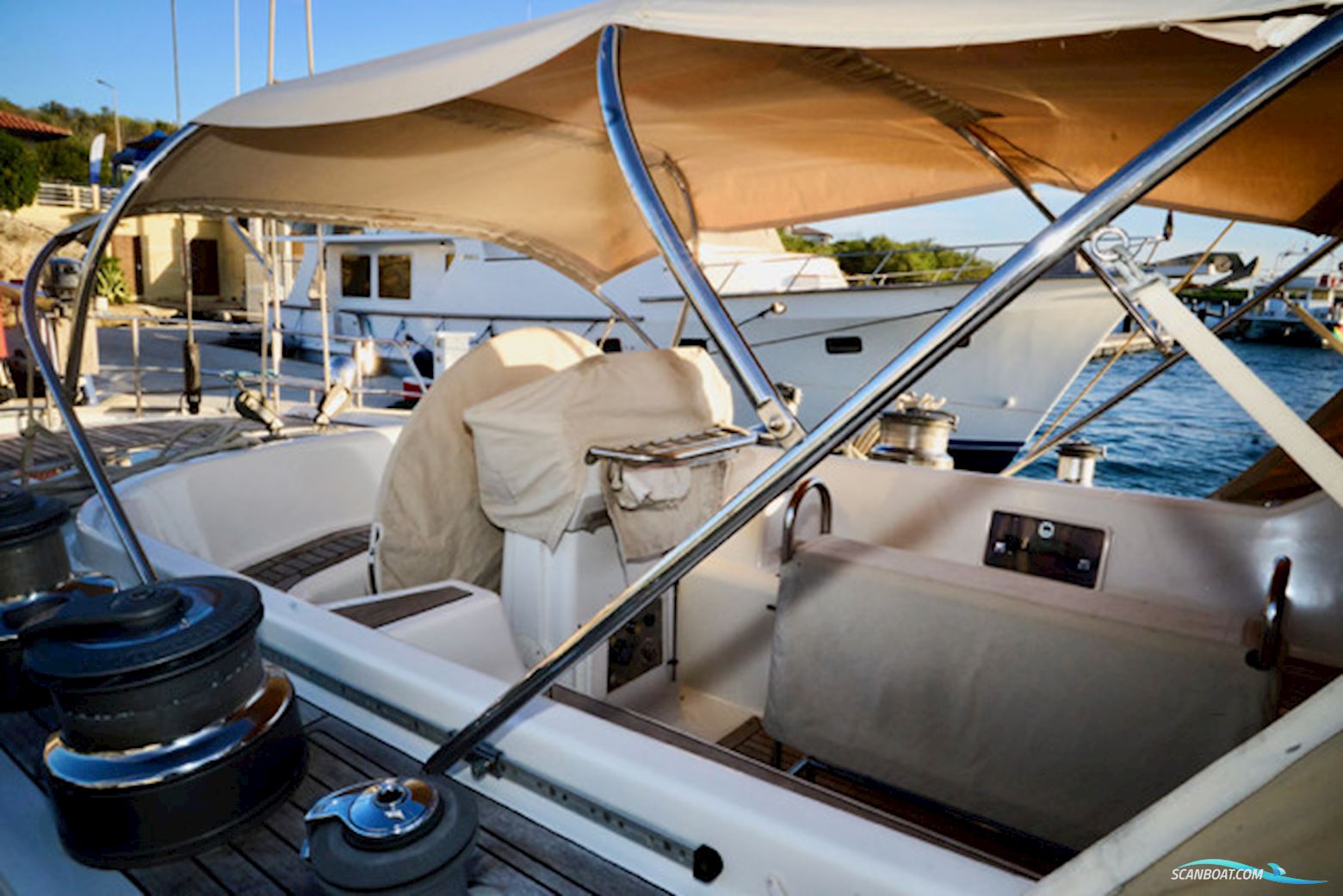 Oyster 80 Deck Saloon