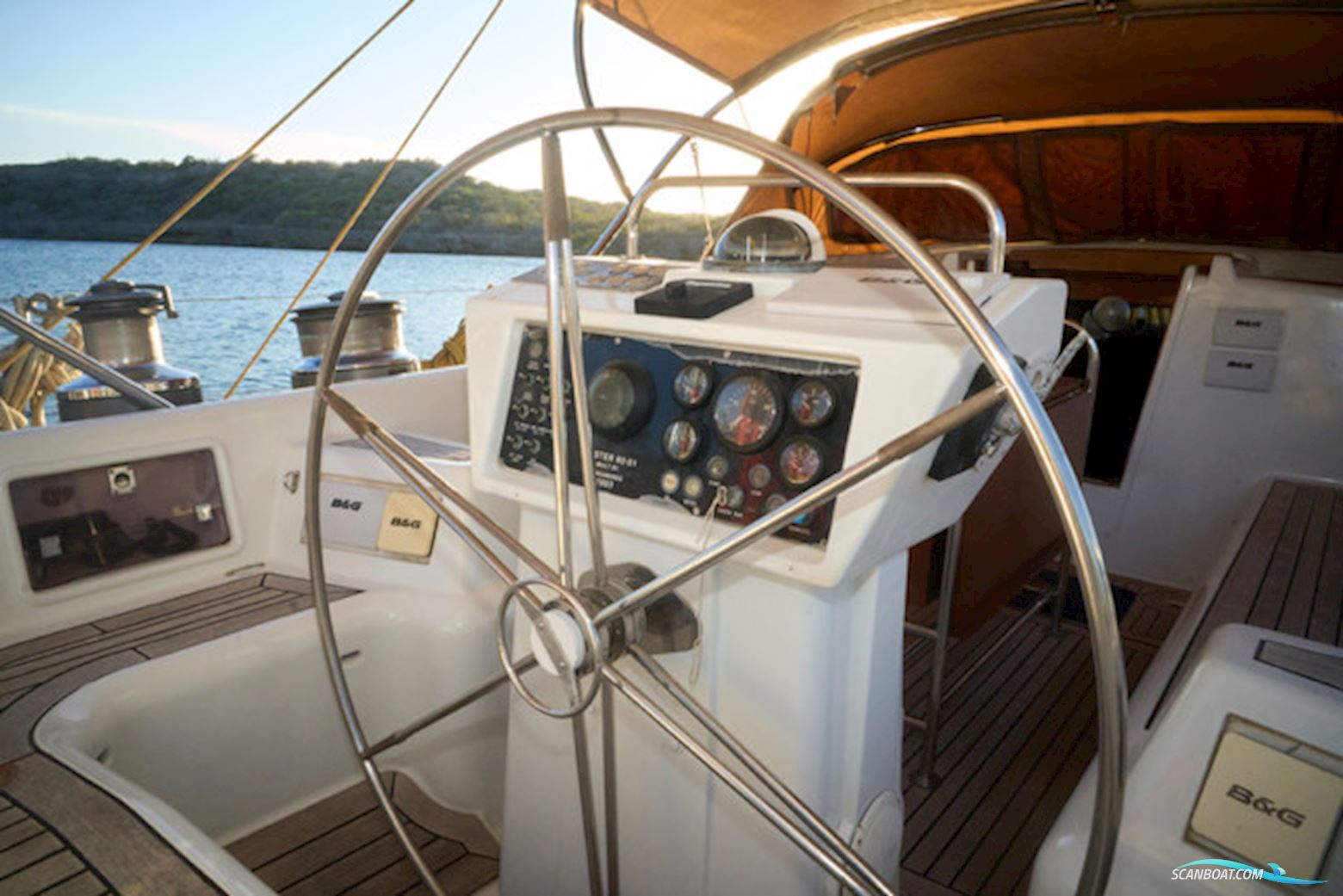 Oyster 80 Deck Saloon