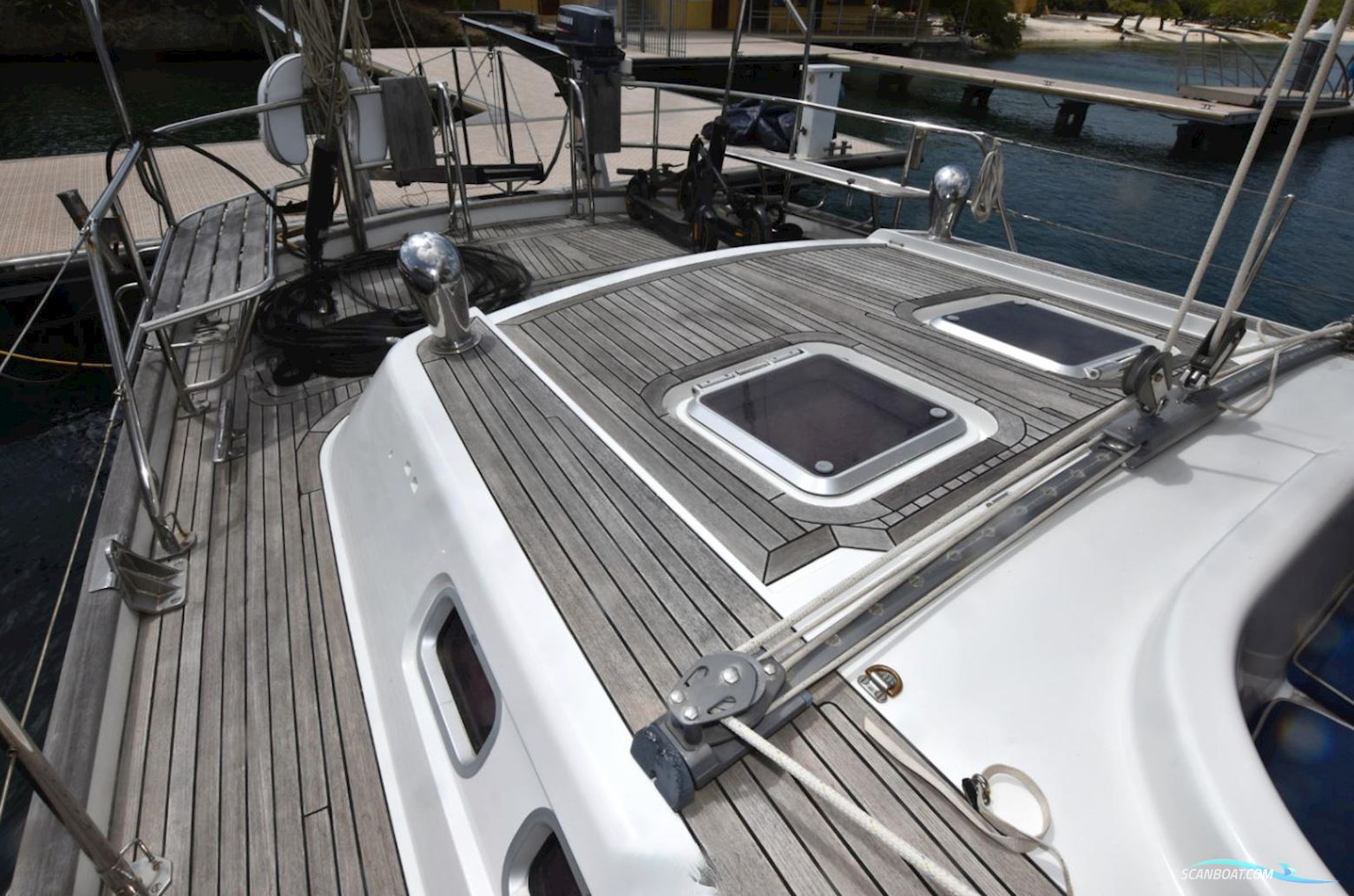 Oyster 80 Deck Saloon