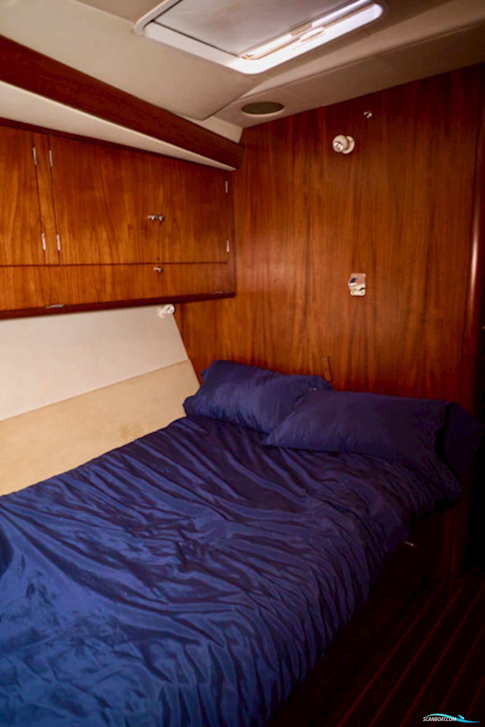 Oyster 80 Deck Saloon