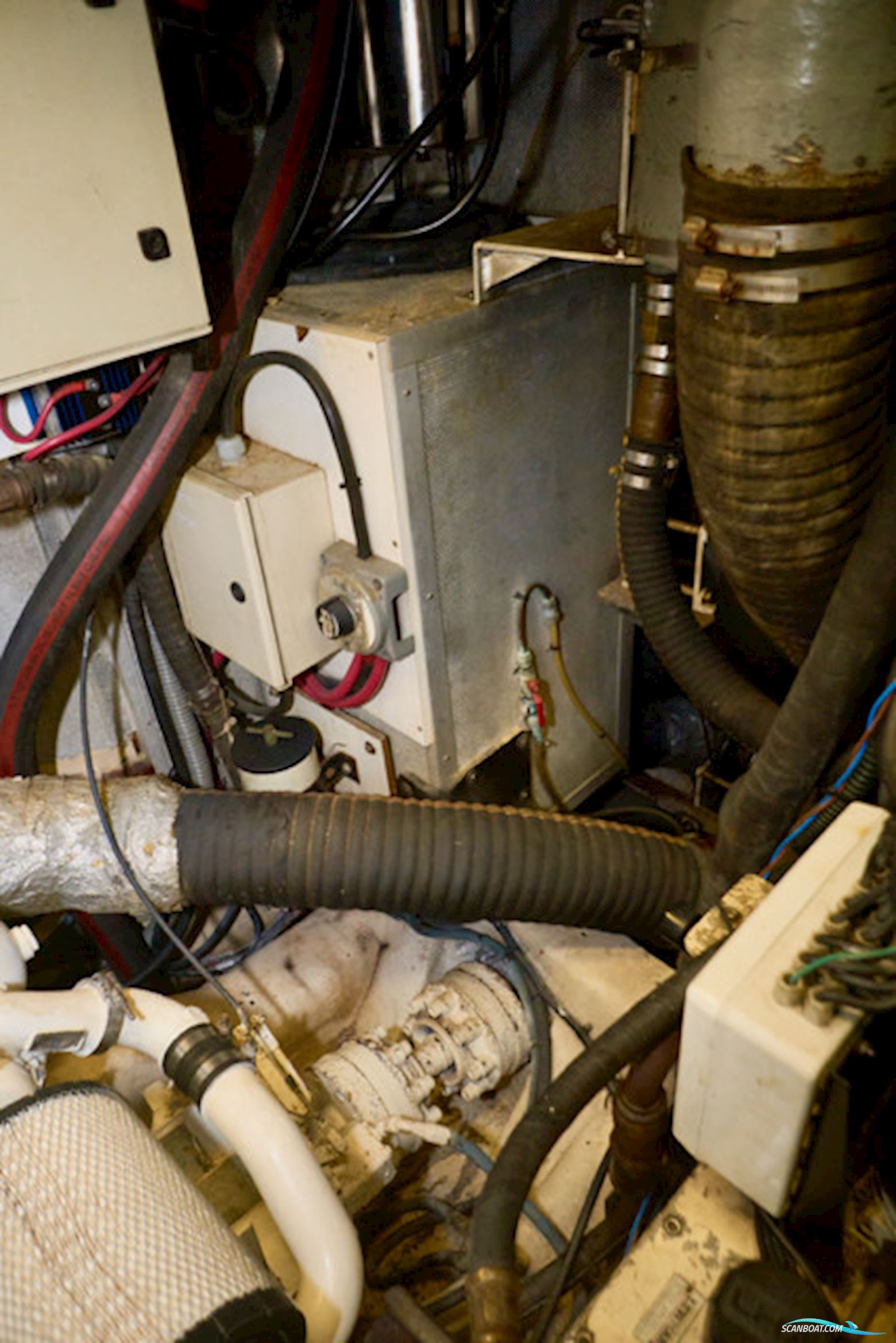 Oyster 80 Deck Saloon