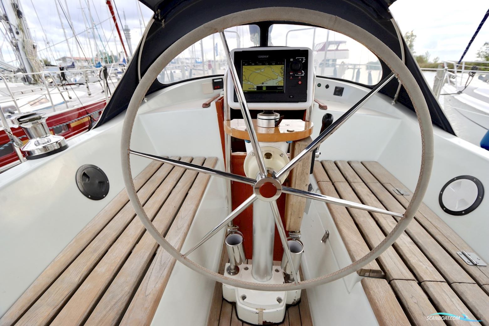 Phantom 38