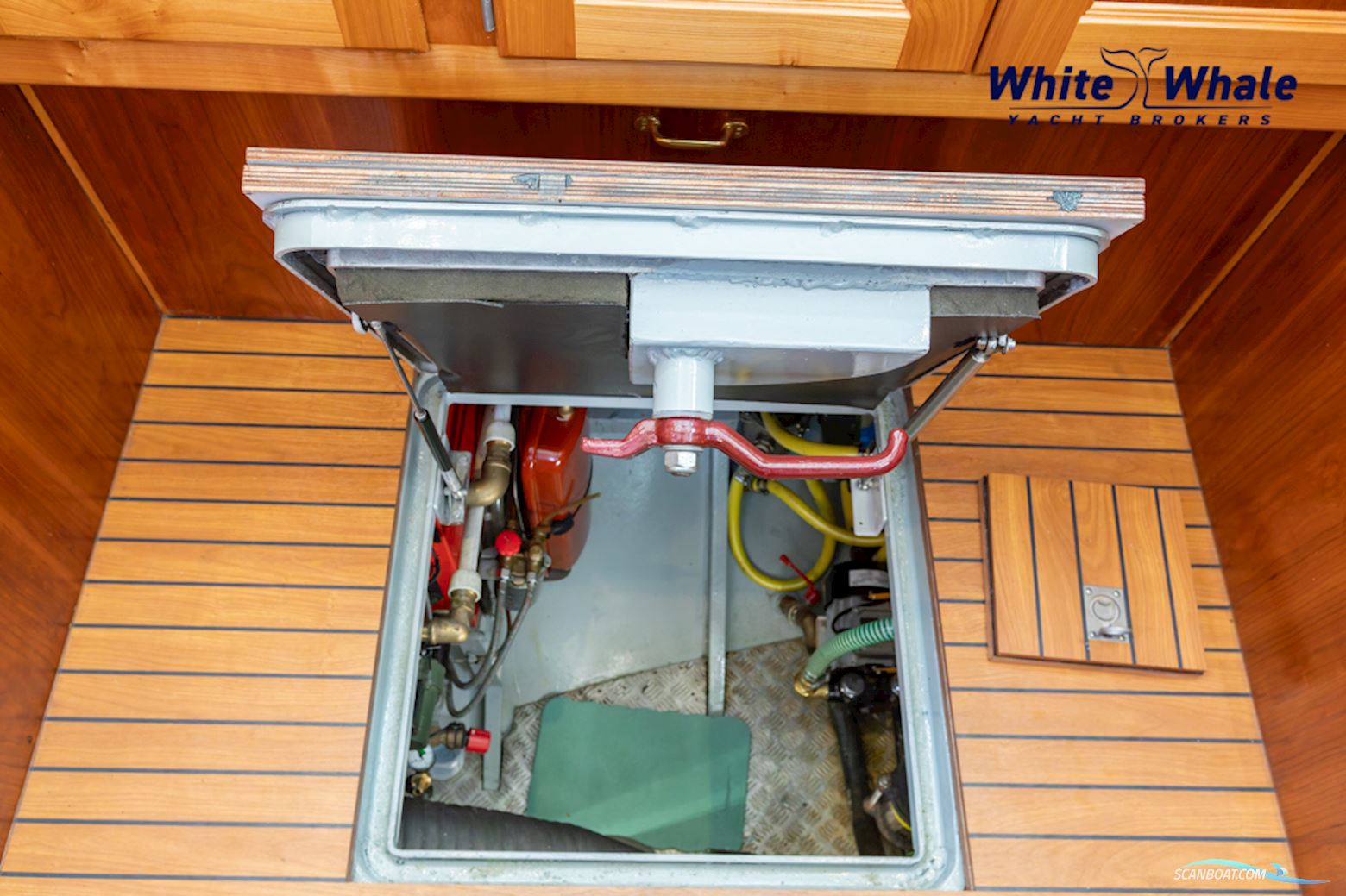Pieter Beeldsnijder Stagzeil Schoener Custom Built Refit