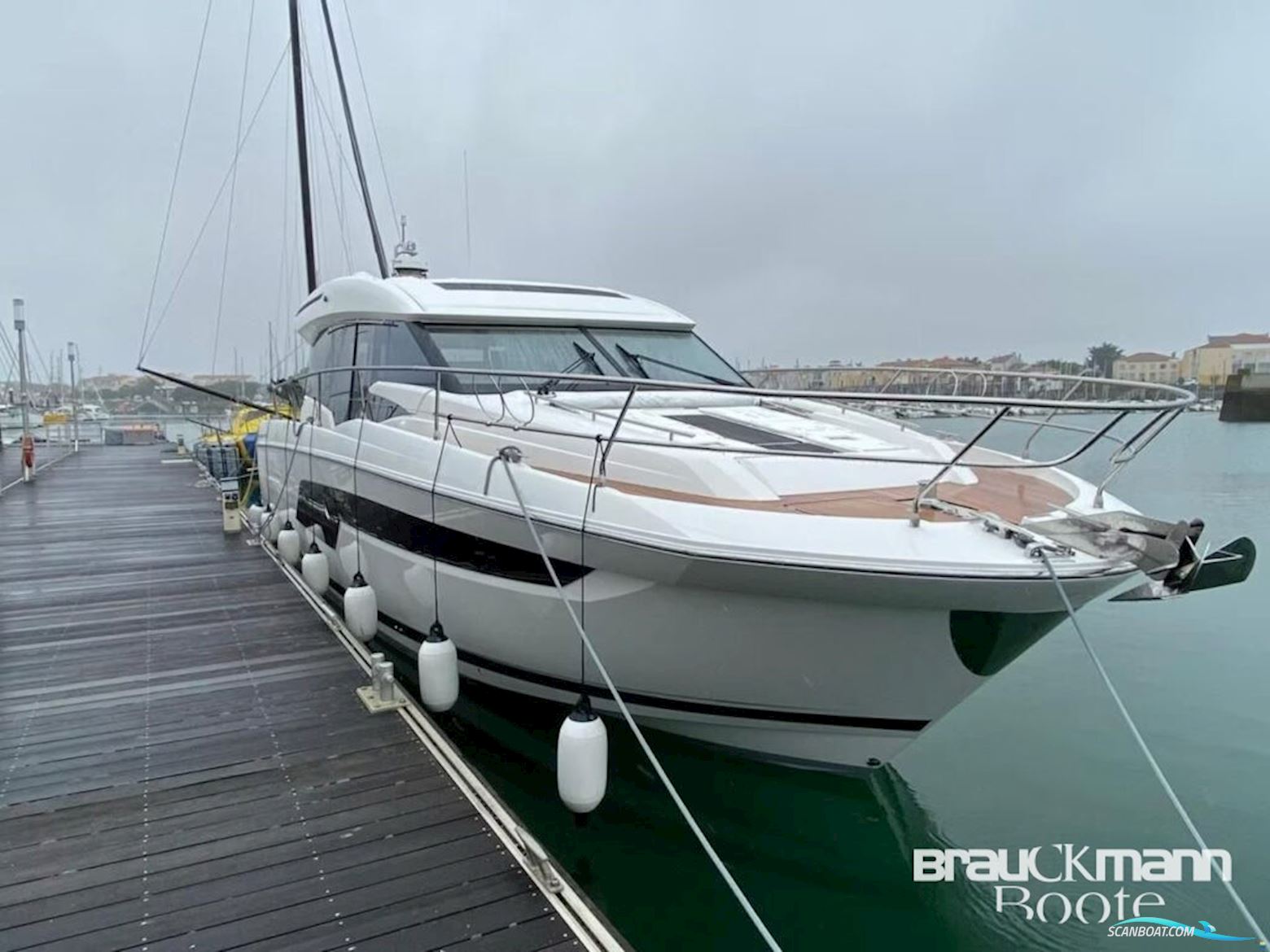 Prestige Yachts 520 S