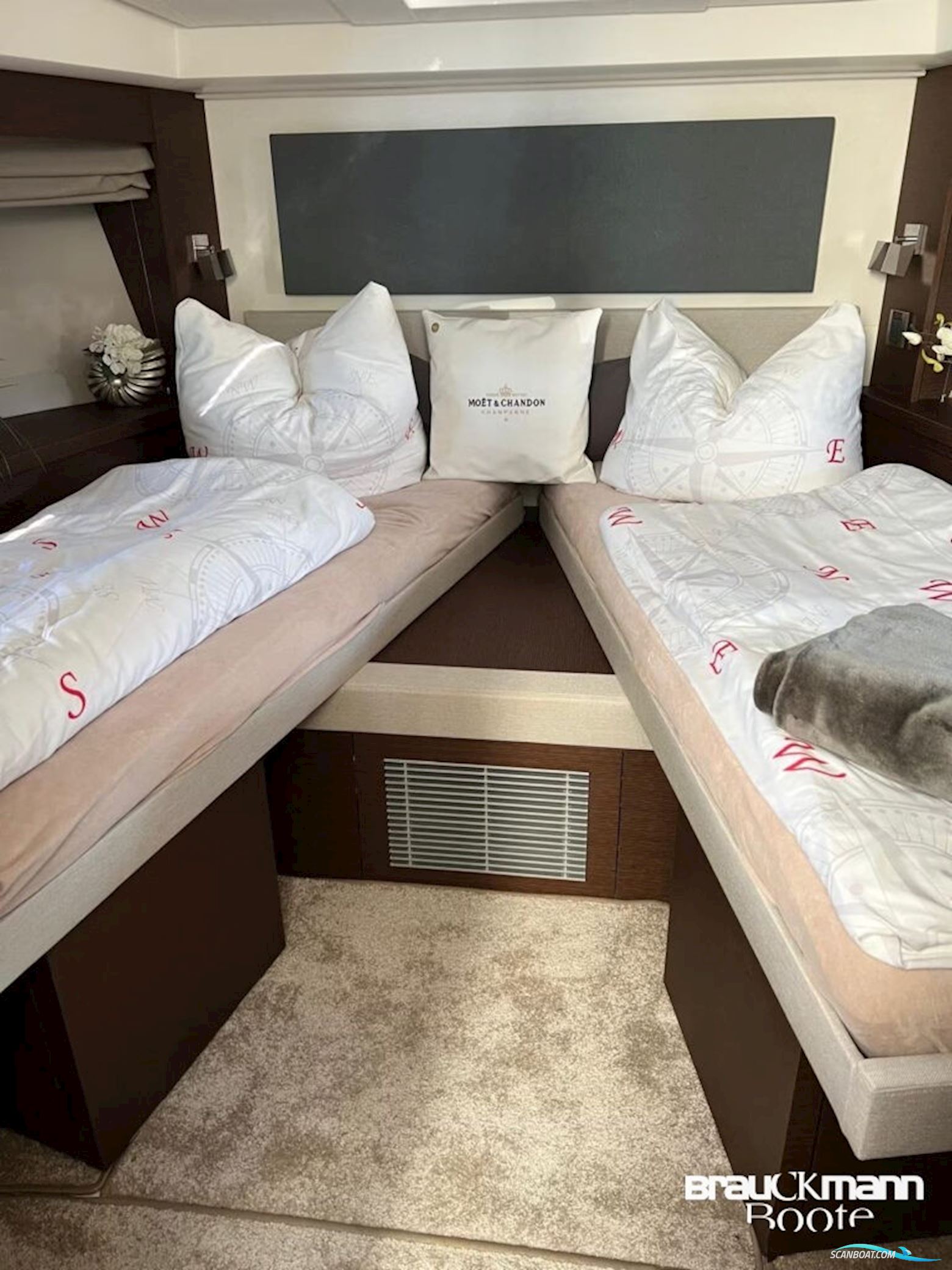 Prestige Yachts 520 S