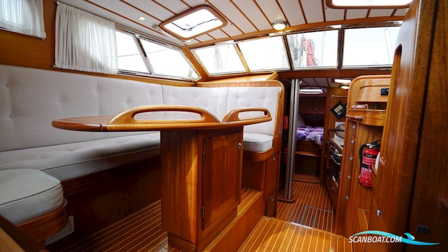 Regina 38