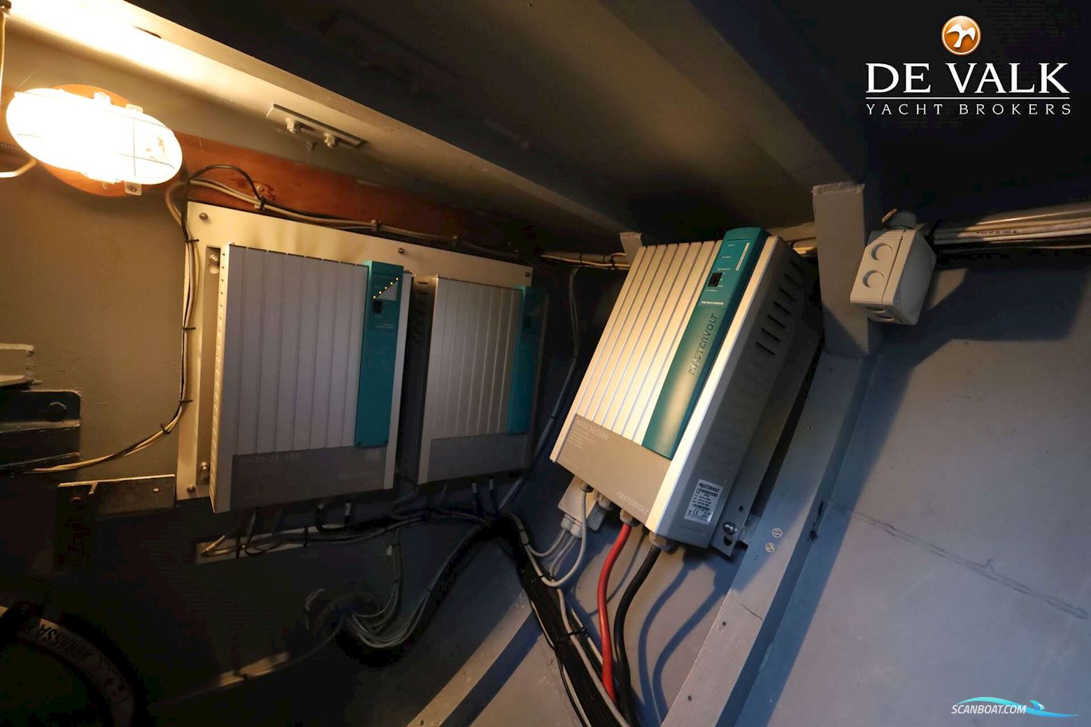 Robert Clark 64 Pilothouse