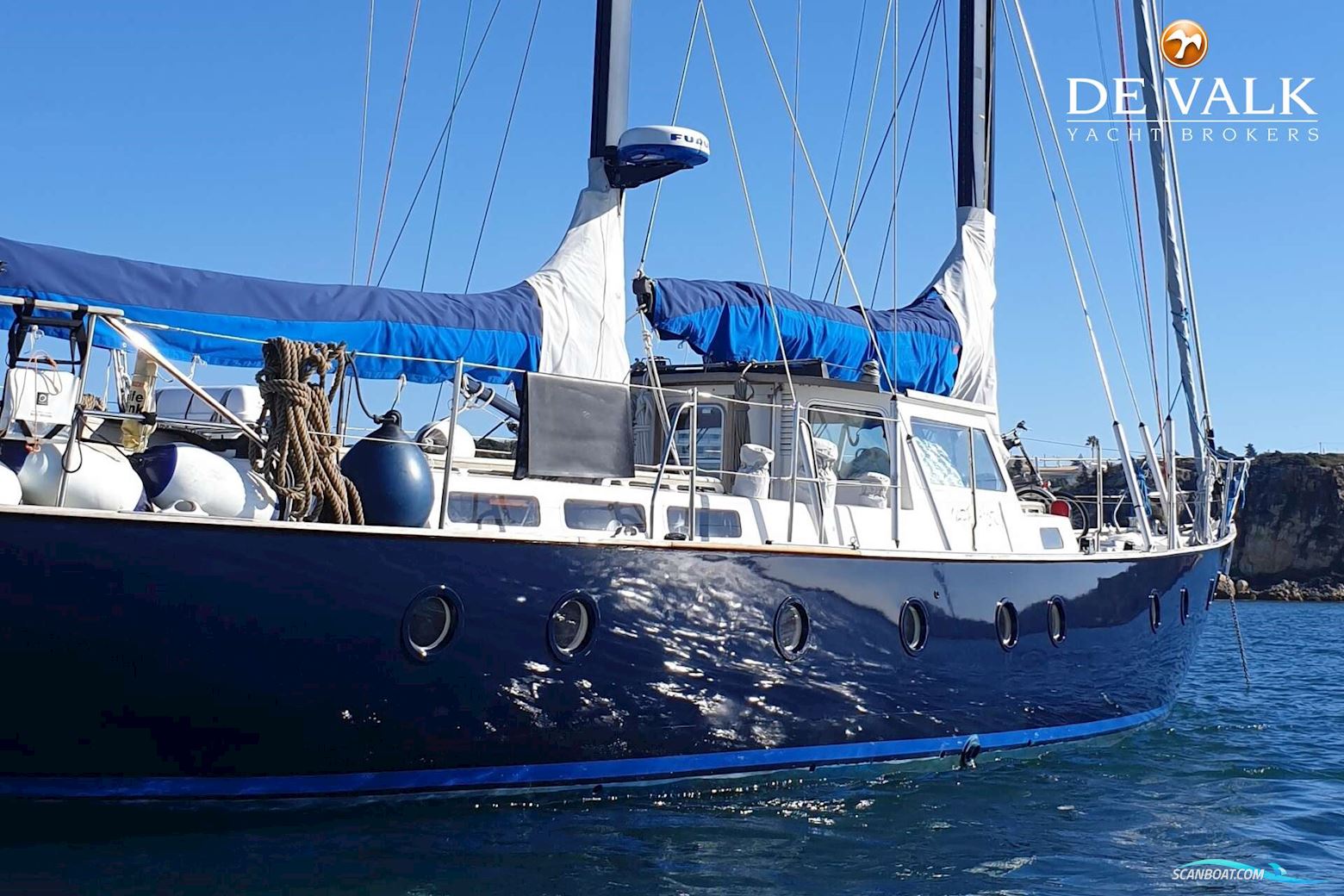 Robert Clark 64 Pilothouse