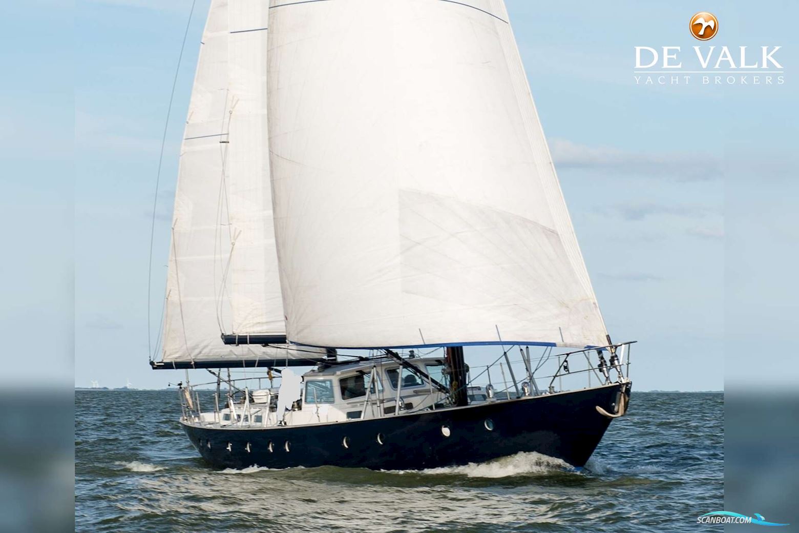 Robert Clark 64 Pilothouse