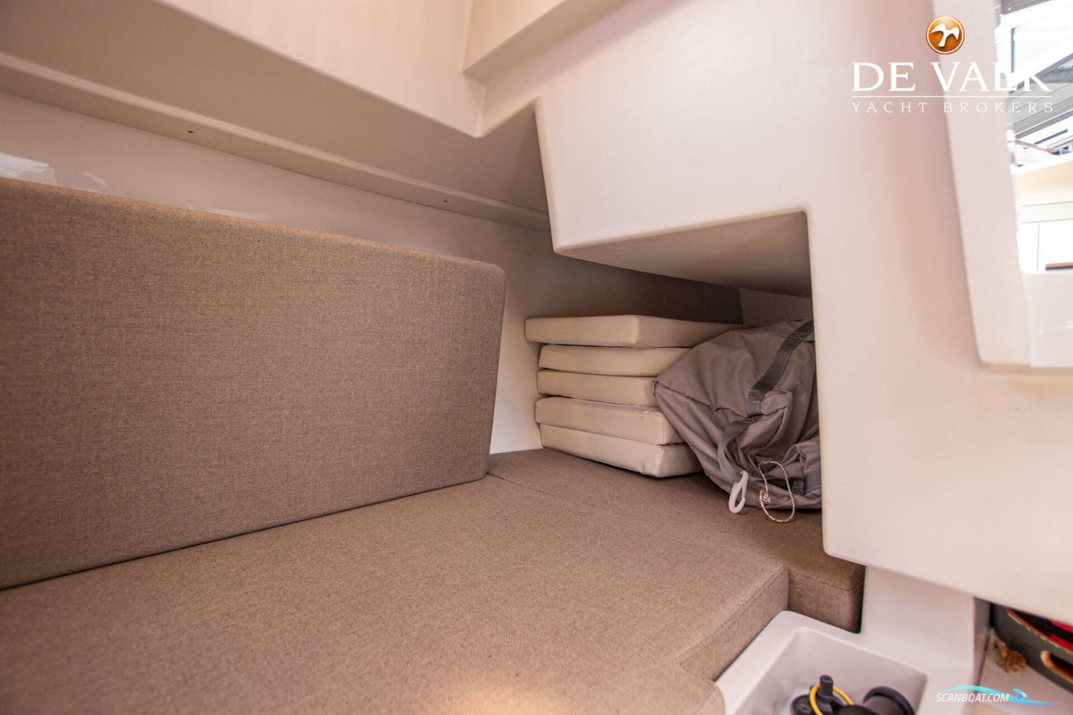 SAFFIER SC10 Cabin