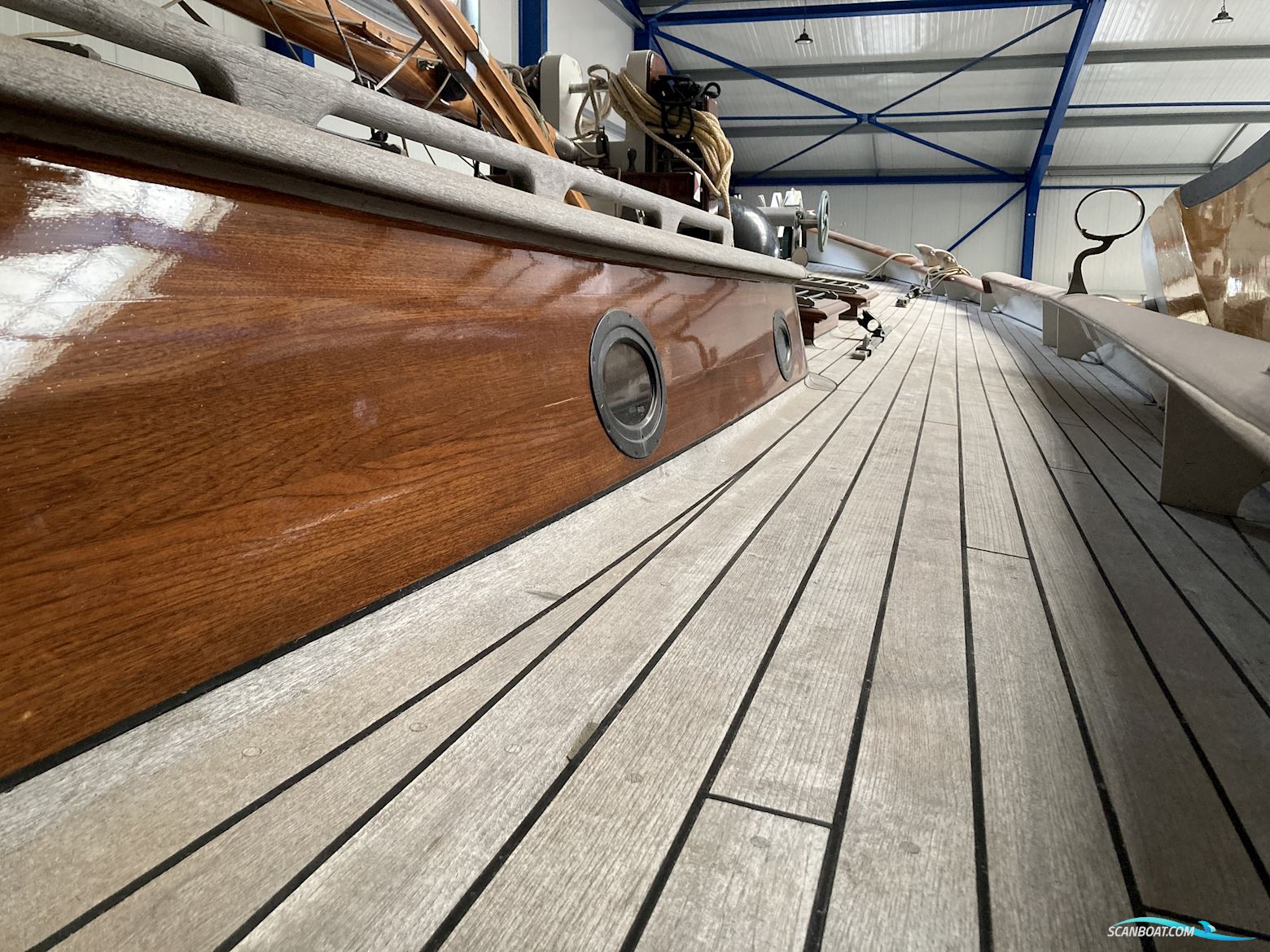 Schokker 18.60 Meter Hoek Design