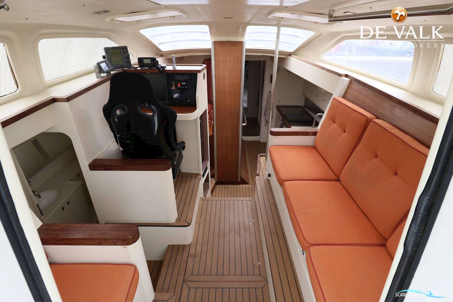 Simonis Voogd 63 with lift keel