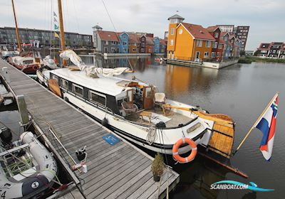 Skûtsje Sailingboat 1915, with Mercedes engine, The Netherlands