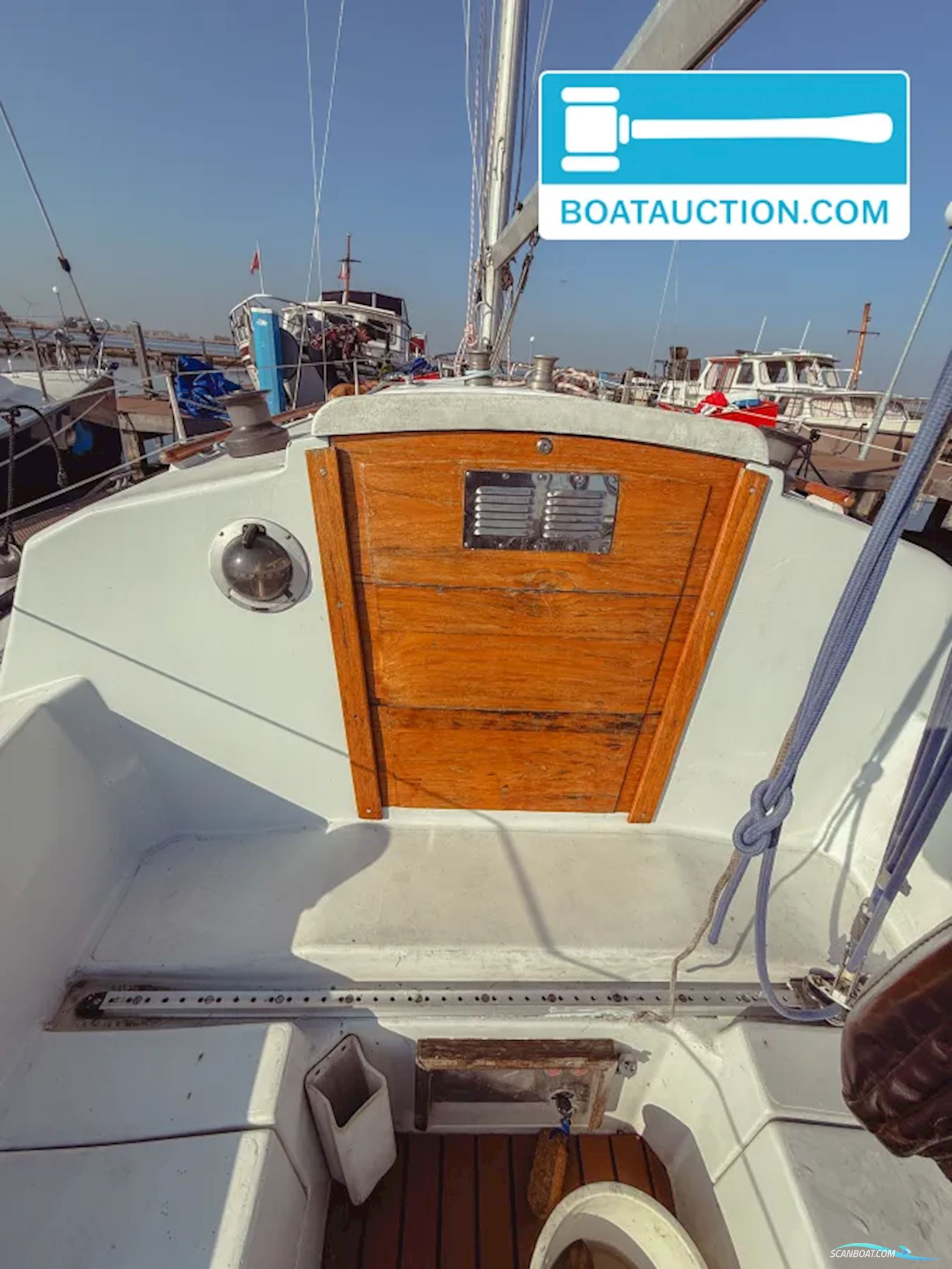 Standfast Loper 27