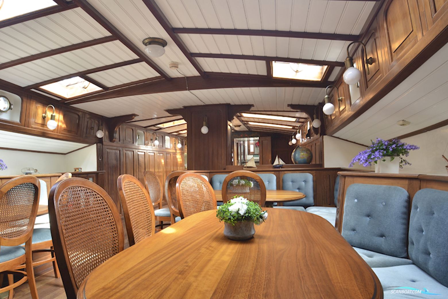 Stevenaak Zeilcharter geschikt als woonschip te koop