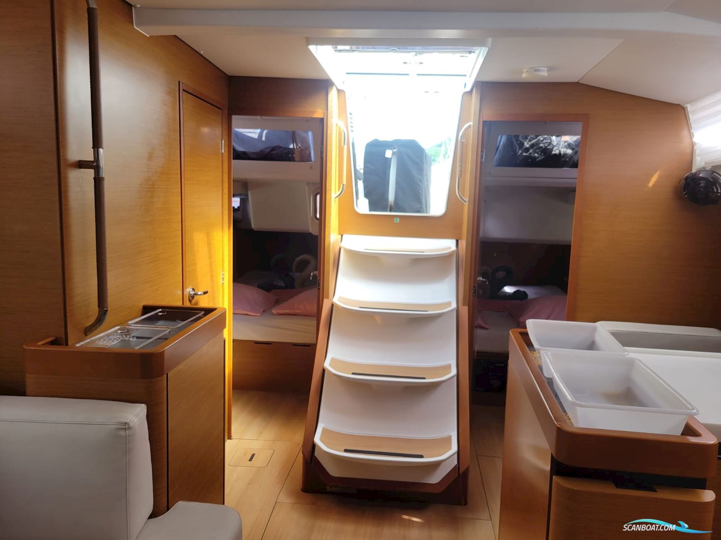 Sun Odyssey 440