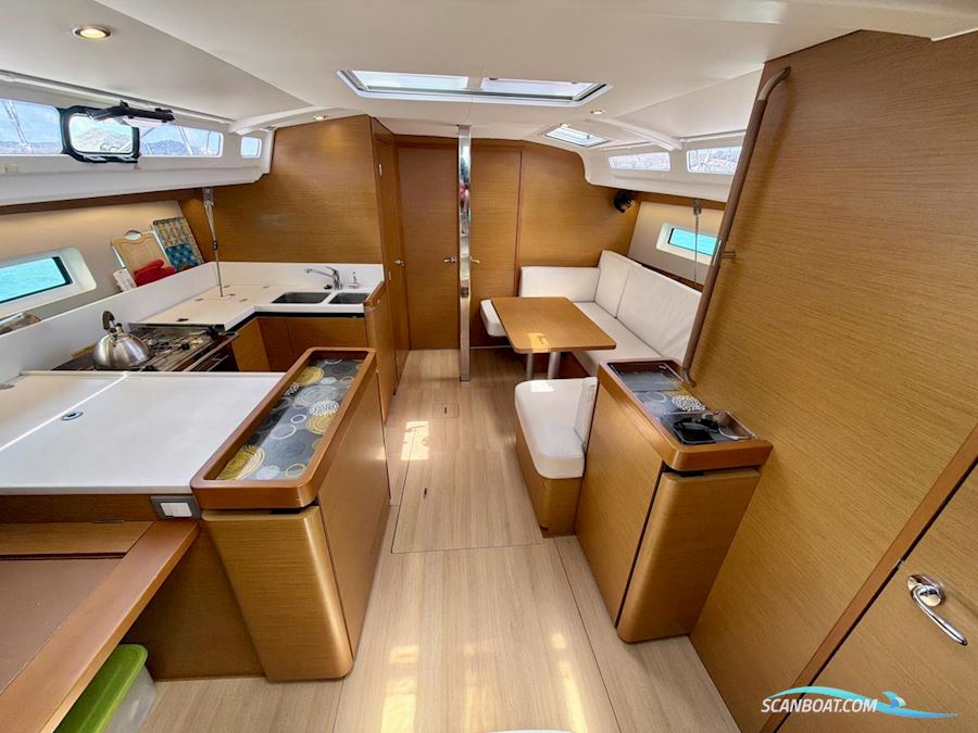 Sun Odyssey 440