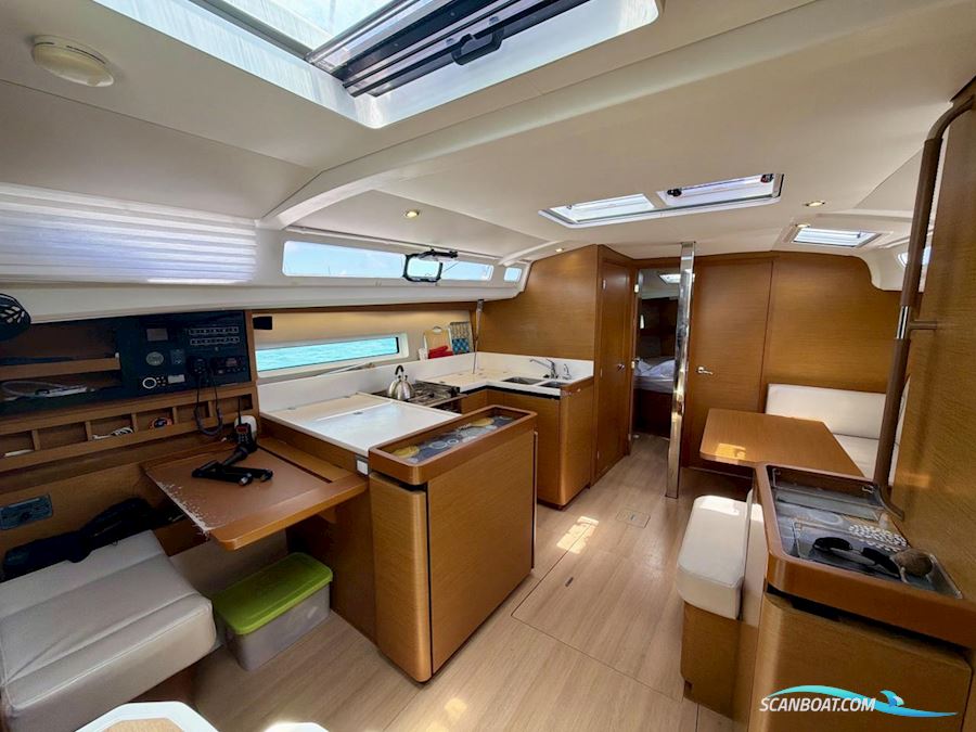 Sun Odyssey 440