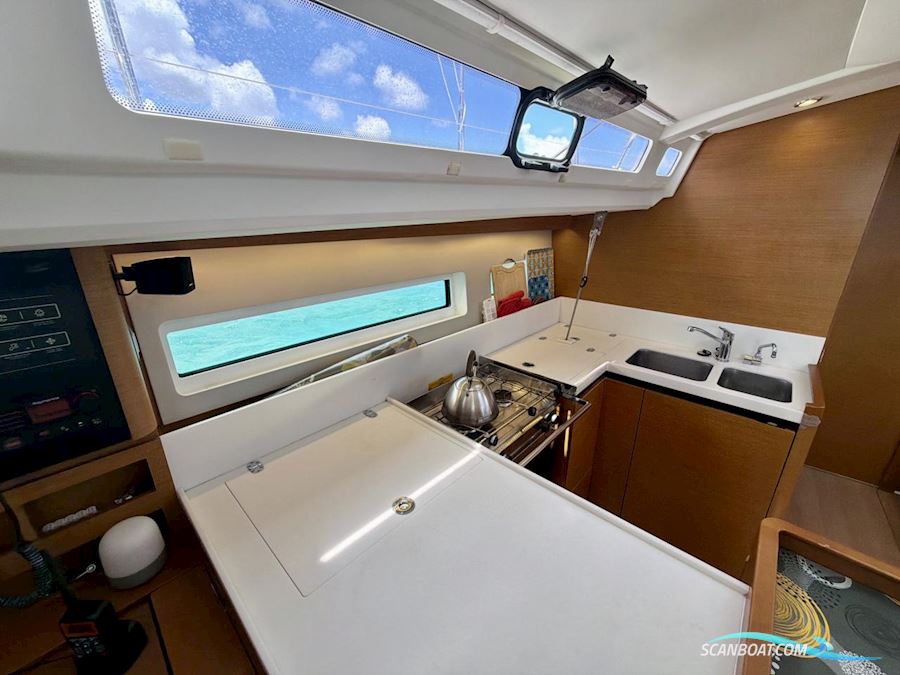 Sun Odyssey 440