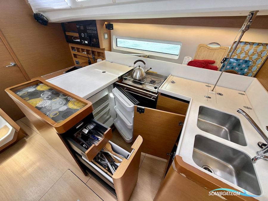 Sun Odyssey 440