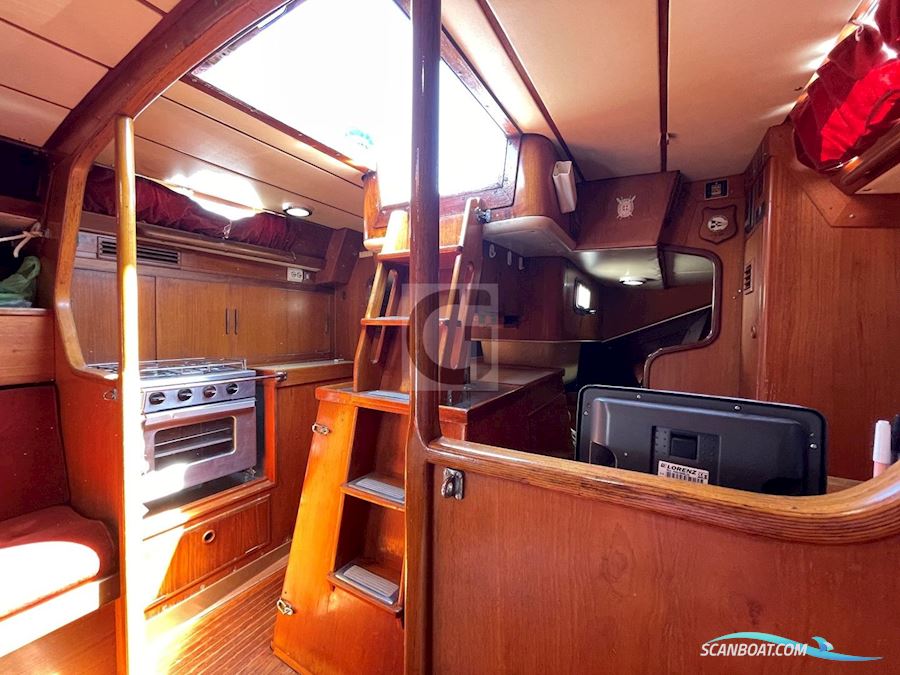 Swan 39