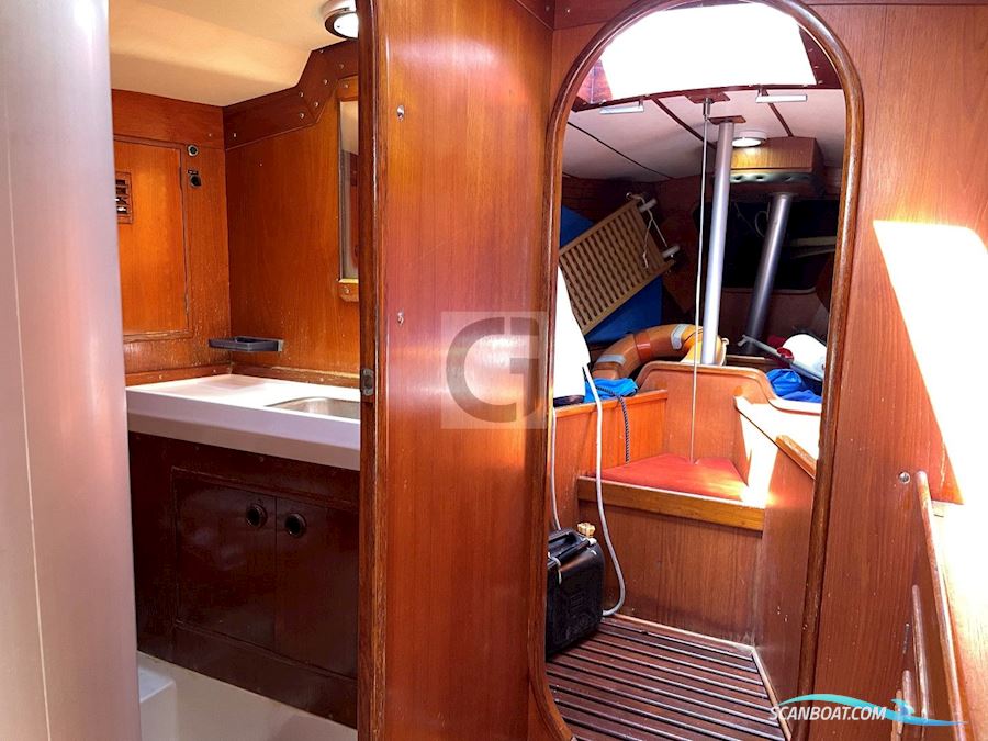 Swan 39