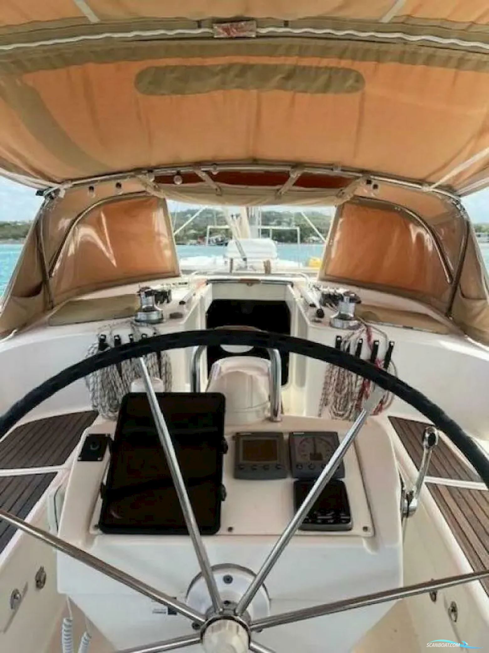 TRACKER Boats Pro Team 195