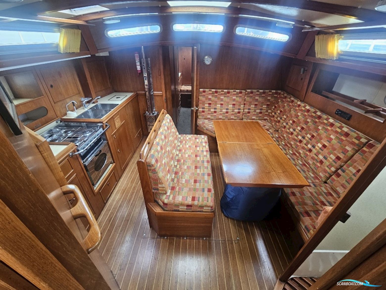 Trident Marine Warrior 38