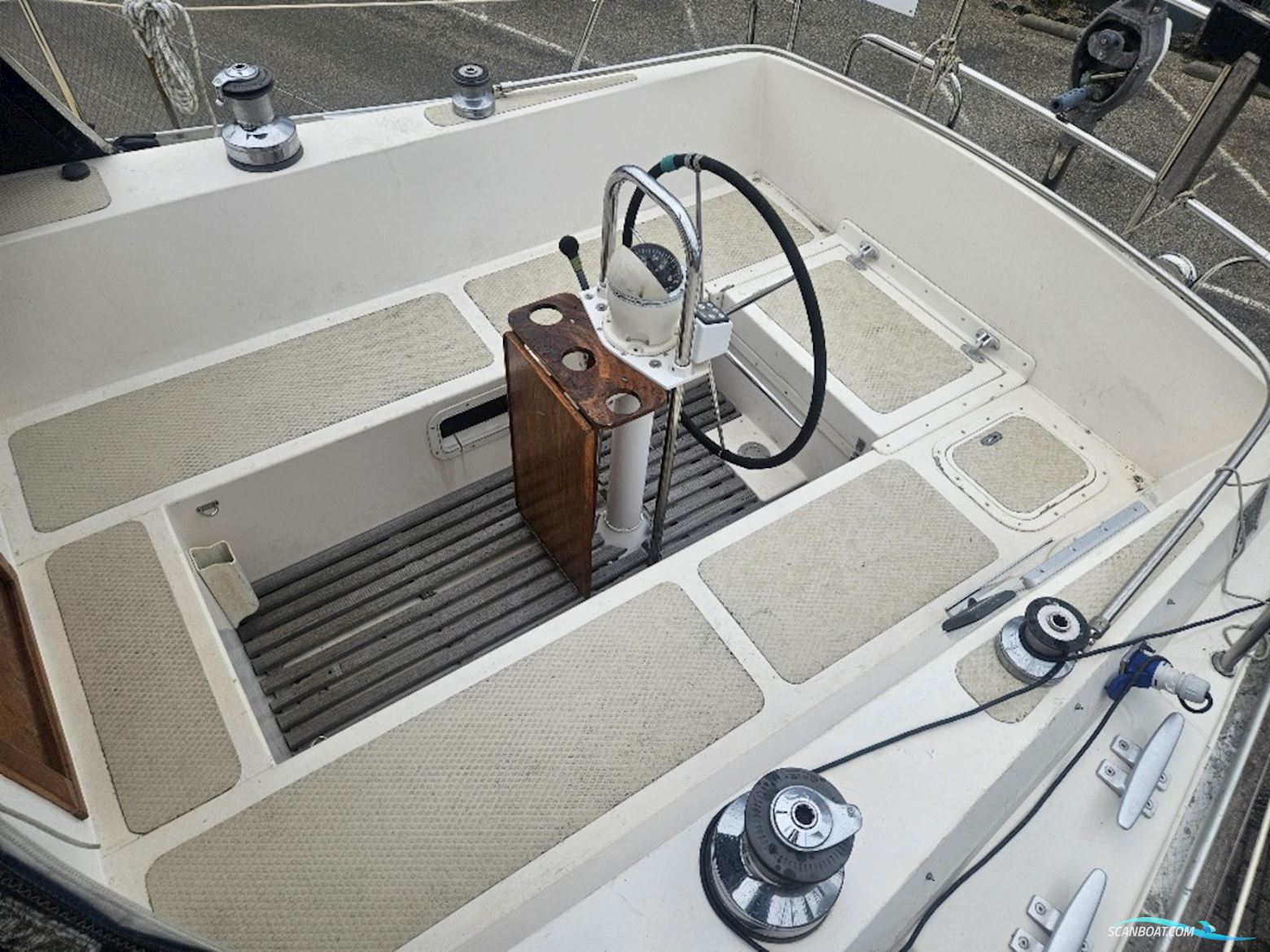Trident Marine Warrior 38