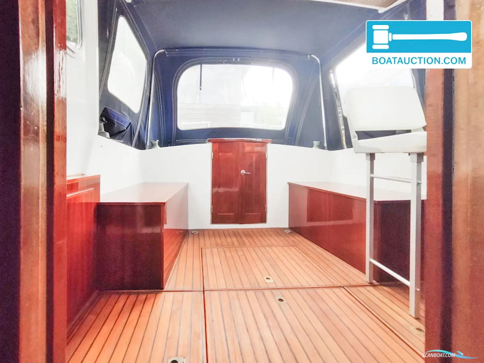 Unter Elbe Motorsailer