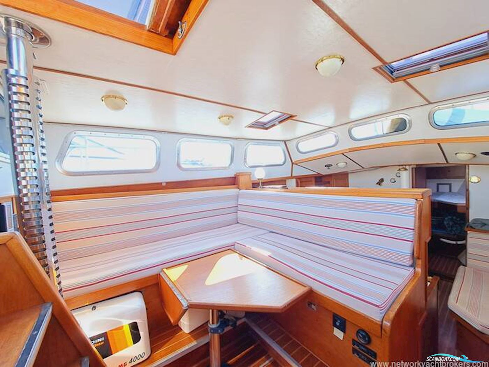 van de Stadt 44 Deck Saloon