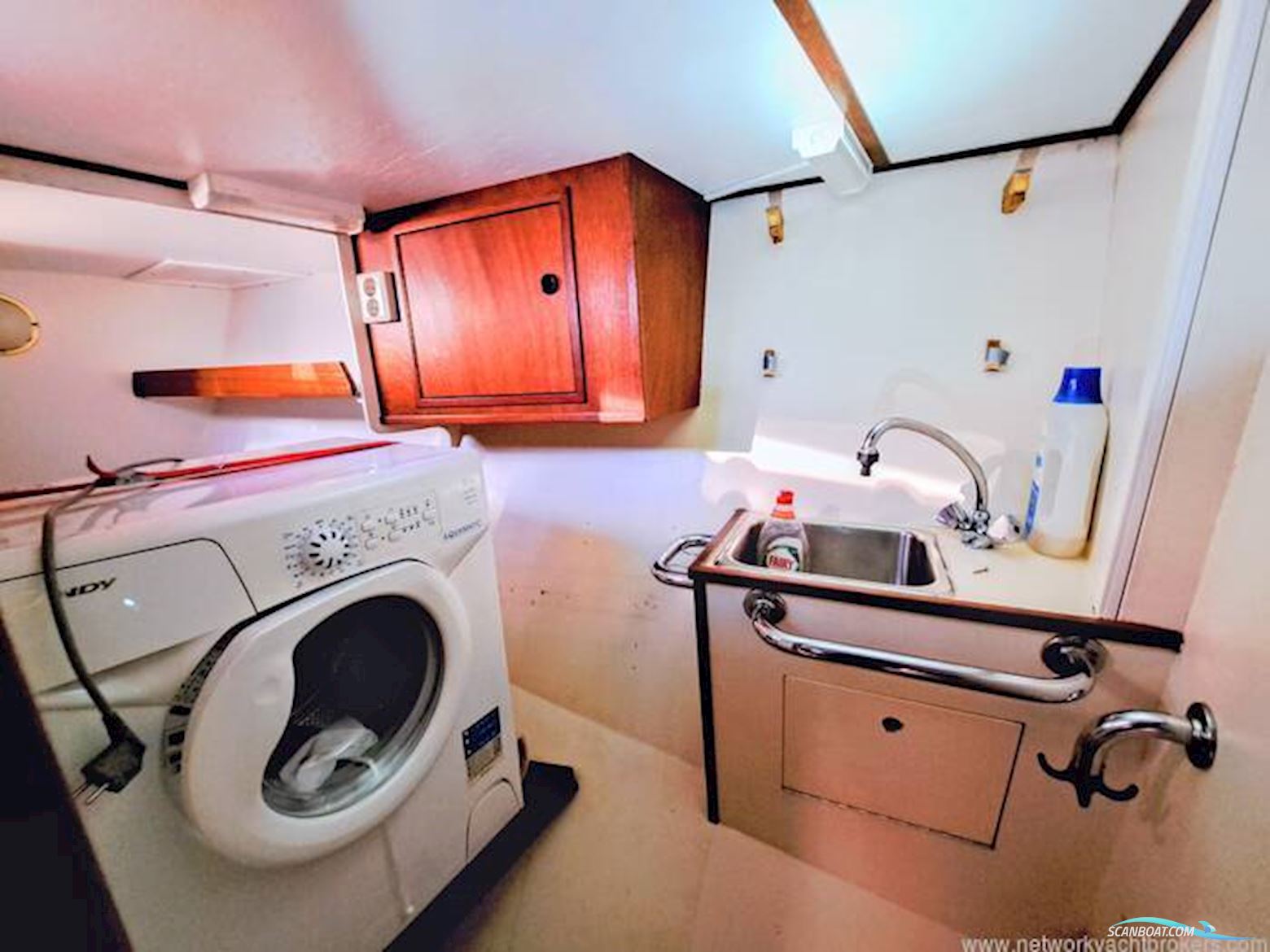 van de Stadt 44 Deck Saloon