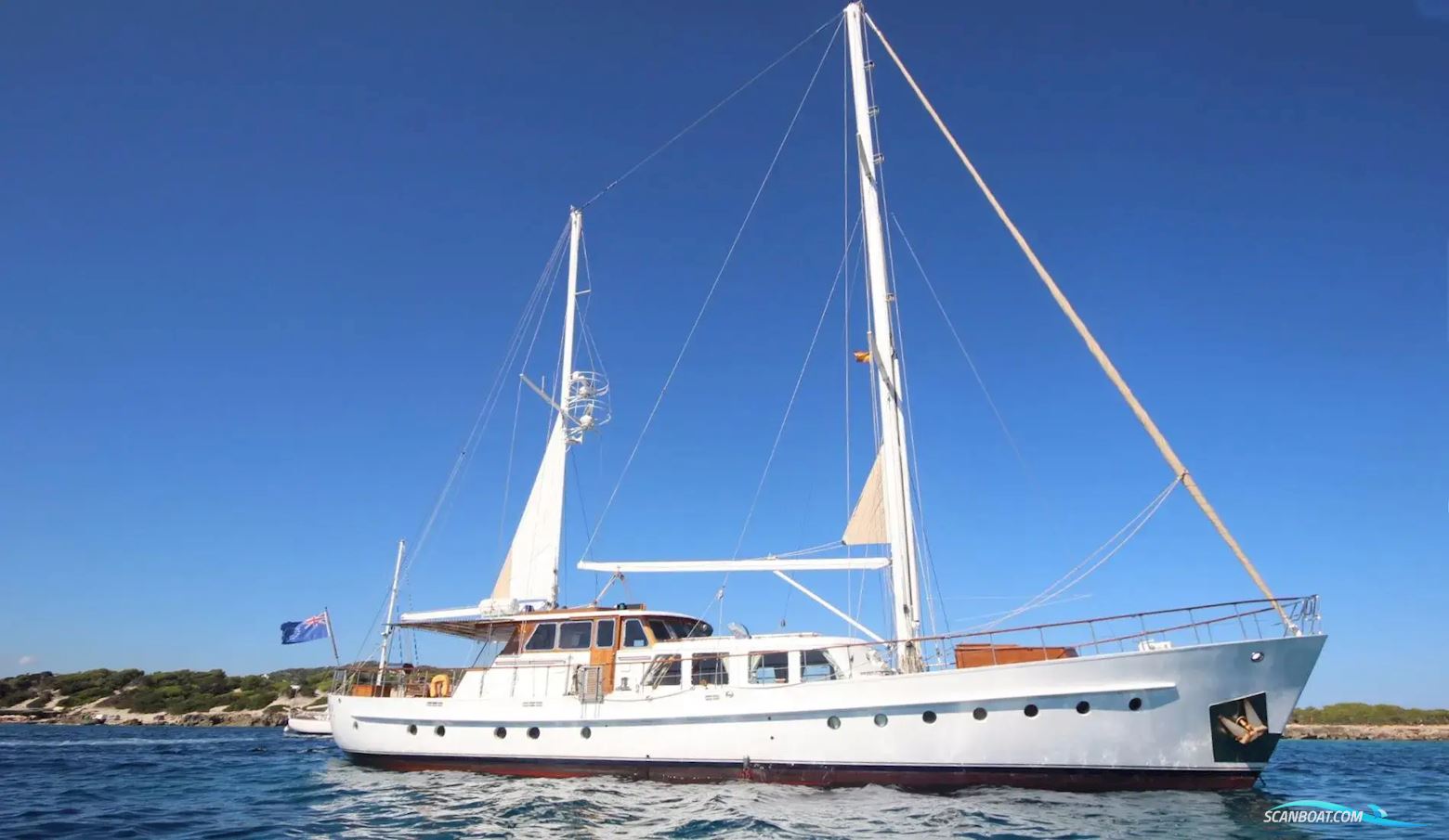 VAN DEN AKKER Motorsailer