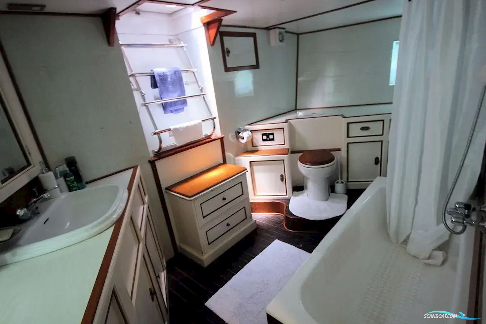 VAN DEN AKKER Motorsailer