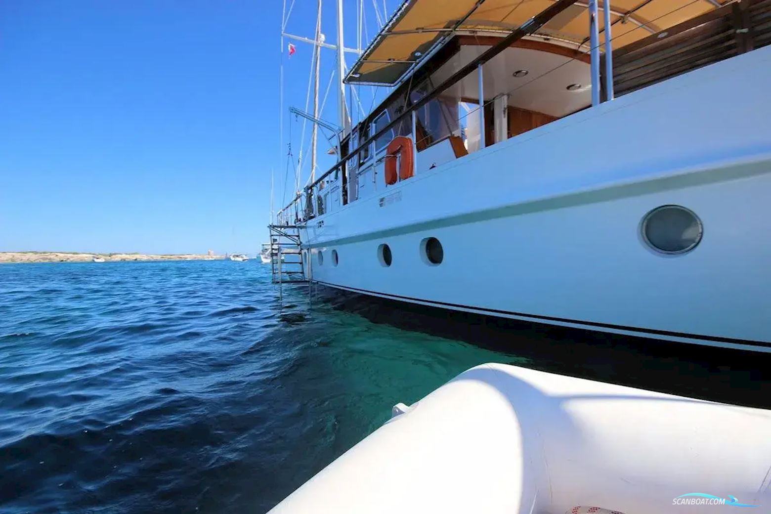 VAN DEN AKKER Motorsailer